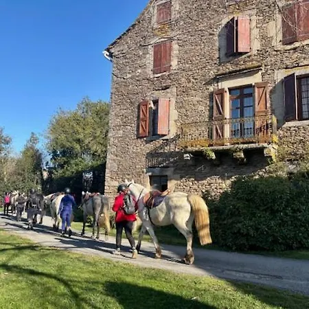 Le Clos Des Fagettes Holiday home Salles-Curan